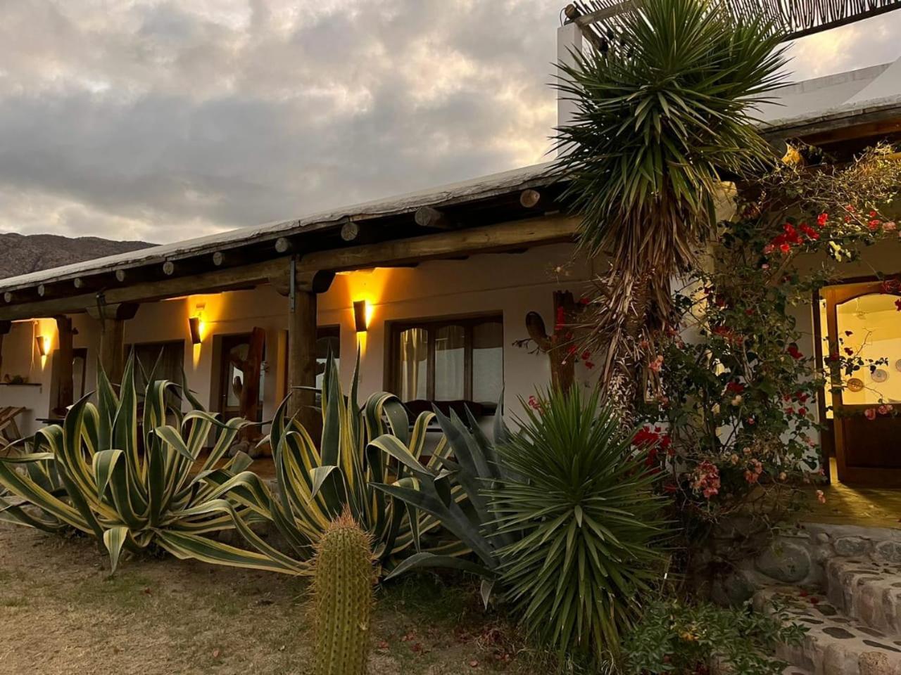 Hotel Texas Cafayate Exterior foto